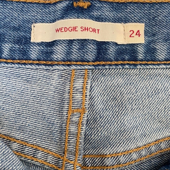 Levi’s High-rise Wedgie Cutoff Shorts - Picture 3 of 5